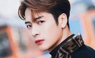 王嘉尔音乐之旅揭秘，忙碌行程展现无限魅力